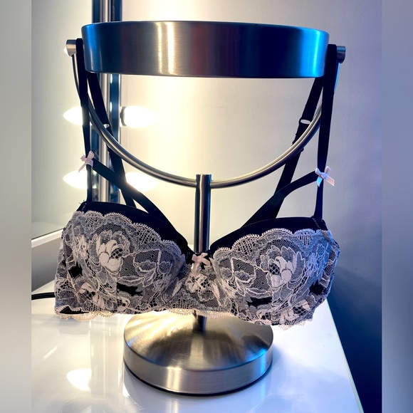 Victoria Secret bra - Picture 2 of 4